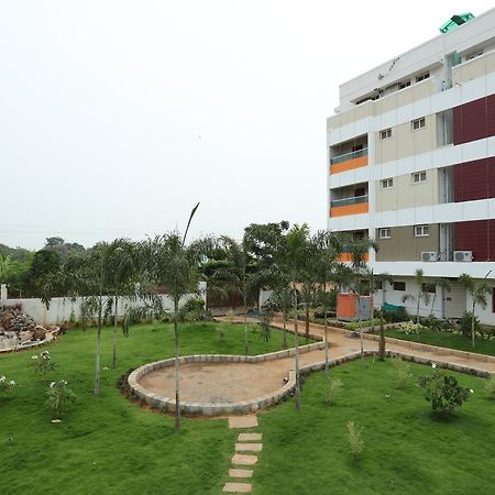 Hotel Green Palace Thanjavur Extérieur photo